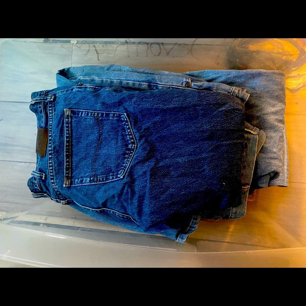 7 pairs of 38x30 Lee blue jeans